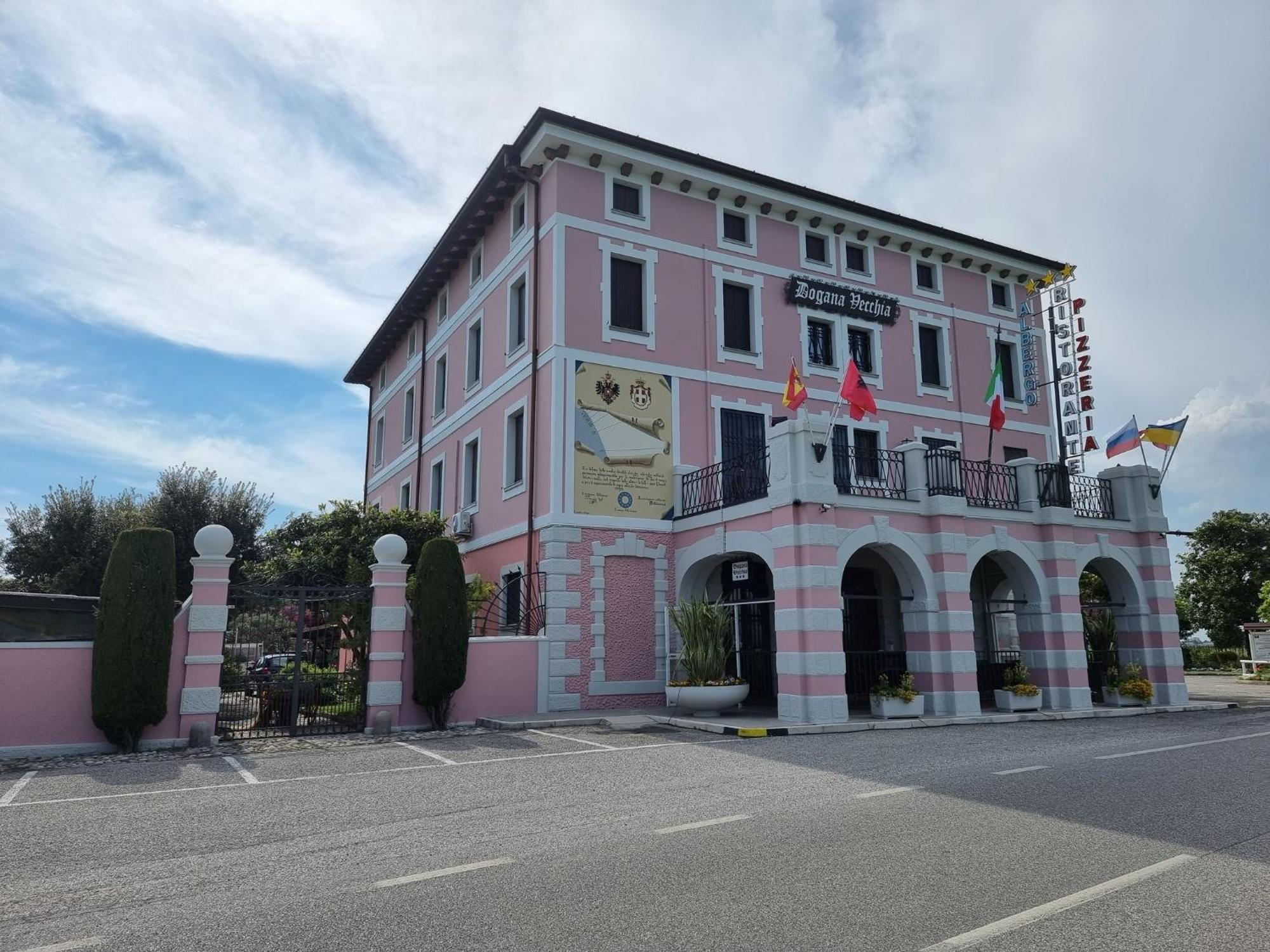 Dogana Vecchia - Hotel & Residence B&B Ristorante & Pizzeria Trivignano Udinese Екстериор снимка